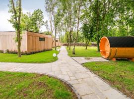 Tinwood Estate Vineyard Lodges, cabin in Chichester