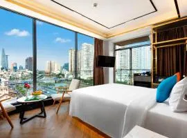 G8 Riverside Hotel & Rooftop Skybar