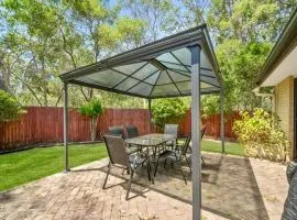 Family and Pet Friendly Home in Sandstone Point