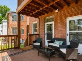 Historic 2BR with Deck Games & Garage