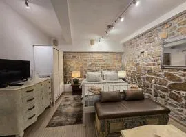 BELLA STONE Studio in Old town