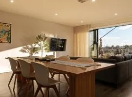 Port Adelaide Waterfront House - Rooftop Retreat