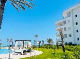 Studio une chambre au bord de la mer avec piscine partagée