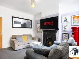 Reading 3BR Contractor Accommodation, Sleeps 6, Near Oracle, Free Parking