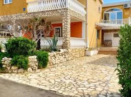 Cosy Apartment in Vir with Mountain View, 35 m²