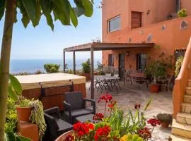 House with view and jacuzzi in Adeje