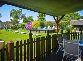 Maison charmante à Notre-Dame-du-Touchet avec piscine partagée