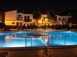 Beautiful apartment in Cala en Blanes - 45 m² with shared pool