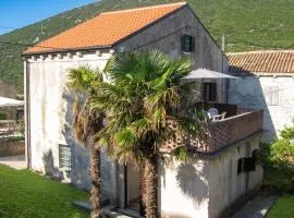 Charming House in Sveti Jakov, Mountain View