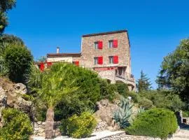 Maison de charme avec piscine partagée à Saint-Julien-de-la-Nef