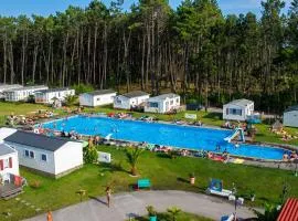 Bungalow with Shared Pool in Pataias + 30 m² + Pool.