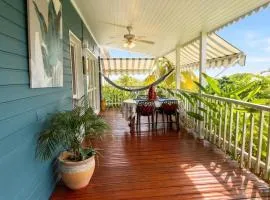 Charmant bungalow à Bouillante avec vue sur la mer