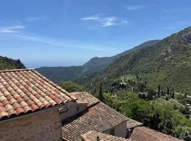 Studio with sea and mountain view
