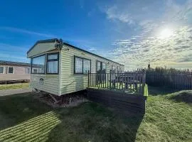 Great Dog Friendly Caravan For Hire At North Denes In Suffolk Ref 40068Nd