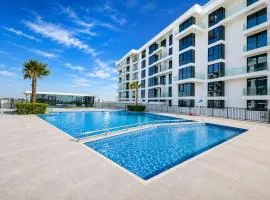 Premium Cozy Studio Apartment - Blue Bay Walk