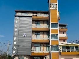 The Silver Oak Banquet & Motel, Hotel in Rūpnagar