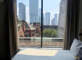 Moxy Manchester City Centre