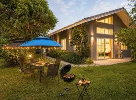 Private Garden Retreat 2BR Sleeps 6 Gateway