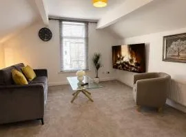 New Top Floor Large 1- Bed Flat