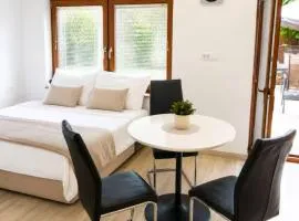 Cozy apartment Alex near airport