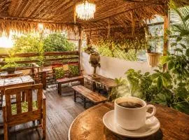Feliz Puerta - Entire House with Rooftop Terrace, Iquitos