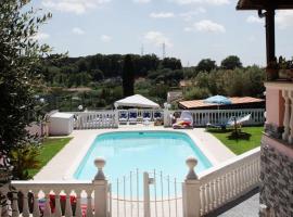 Villa Ennio, ξενοδοχείο στο Τσιαμπίνο