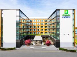 Viesnīca Holiday Inn Express Zürich Airport by IHG pilsētā Rīmlanga