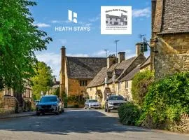 Honeystone Cottage, Stanton, Broadway - Sleeps 9