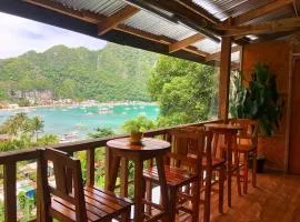 Bale Cabugao Cottages Rental El Nido overlooking Beach