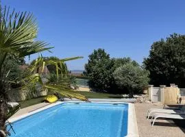 Très jolie chambre avec piscine