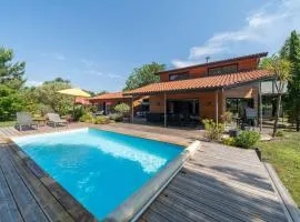 Villa familiale 10 pers. à Biscarrosse avec piscine chauffée, près du lac et des pistes cyclables - FR-1-319-488