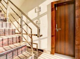Diamond Hotel, hotel em Bareli