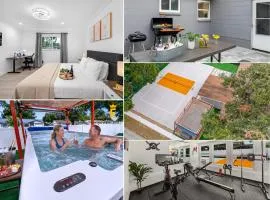 Home with Pickleball Court Private Gym Big Backyard