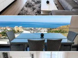 Madeira Mar - Seaview- Top Floor Apartment with Rooftop Pool