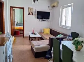 2bd Spacious Apartment in Sutomore with Terrace