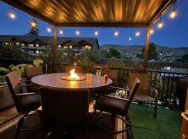Lakeside luxury with hot tub and pool