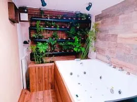 Hébergement atypique, SPA et SAUNA privatif - L'Enchanteuse