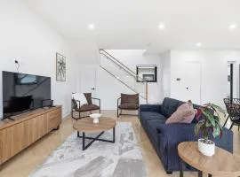 Domi Rentals - The Cheltenham Southland House