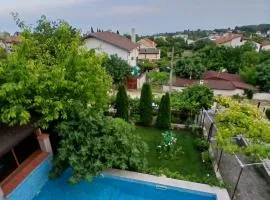 Villa "MEGGI" Овчаровски плаж - басейн, барбекю