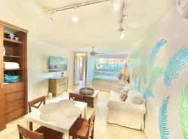 KASA El Sol by the Sea with Pool and Parking