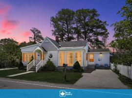 Pet-friendly creekside cottage w backyard, hotel a Chincoteague