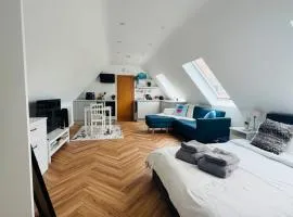 The Loft Near Whitstable, Parking, EV, Courtyard
