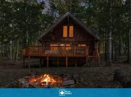 Log Cabin w Loft, Hot Tub, Deck, Fire Pit, & WiFi
