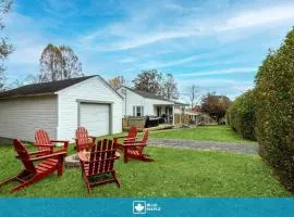 New River Gorge Cottage w Hot Tub, Fire Pit, Grill