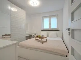 Gdańsk Wrzeszcz Apt - Parks Nearby & City Access - by Rentujemy