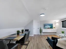 Modern 1 Bdrm with Laundry, BBQ, Deck
