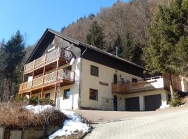 Haus am Wald, hotell i Steindorf am Ossiacher See