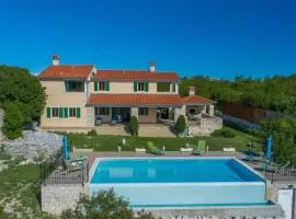 Villa in Koromacno with swimming pool