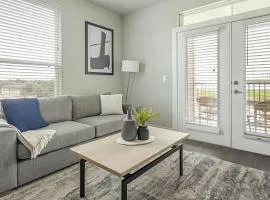 Landing Stunning 1BD Game Room Clubhouse
