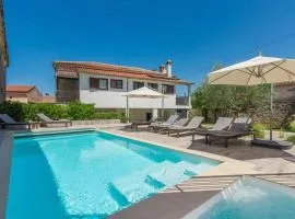 5-bedroom villa